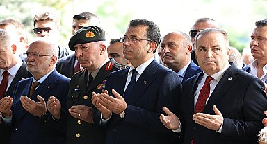 İBB Başkanı Ekrem İmamoğlu, 8'nci Cumhurbaşkanı Turgut Özal'ın vefatının 31'nci yıl dönümü dolayısıyla düzenlenen anma törenine katıldı