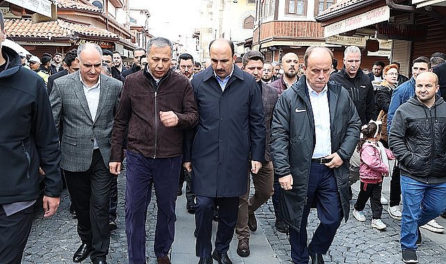 İçişleri Bakanı Yerlikaya Bayramın İlk Günü Konyalılarla Buluştu
