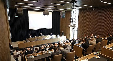 İnegöl Belediye Meclisi Yeni Üyelerle İlk Toplantısını Yaptı