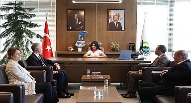 İnegöl Belediyesi'nde Başkanlık Makamı Çocuklara Verildi