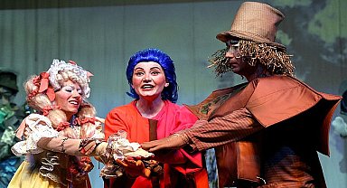 İstanbul Büyükşehir Belediyesi Şehir Tiyatroları'nın bu yıl 38.'sini düzenlediği “Çocuk Şenliği,