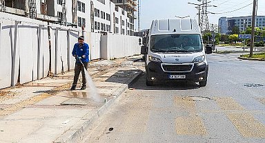 İzmir'de her gün 850 işçi 2 bin kilometrelik güzergahı temizliyor