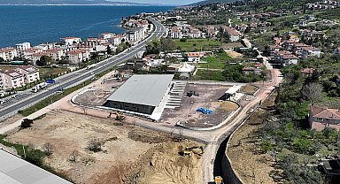 Karamürsel terminal binasında çatı imalatı tamam