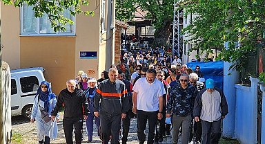 Kocaeli'nin dört bir yanından gelen doğa severler; Turizm Haftası kapsamında; Gölcük'te doğa yürüyüşünde bir araya geldi.