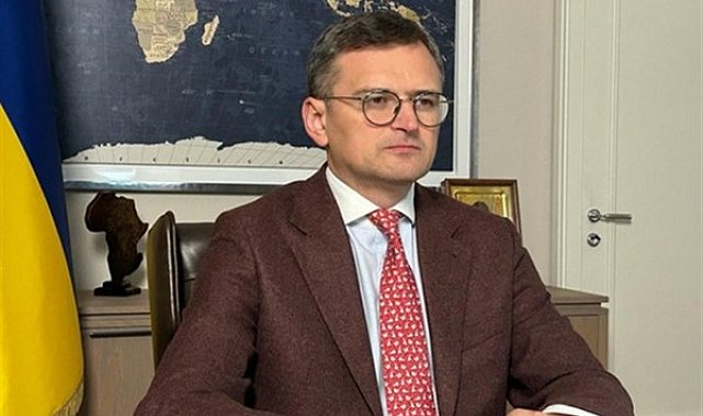 Kuleba: Rus teröristler Çernihiv'in merkezine füze fırlattı