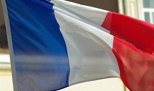 Macron: Fransa, Gazze’deki halka ilaç ve yiyecek dağıtmaya devam ediyor