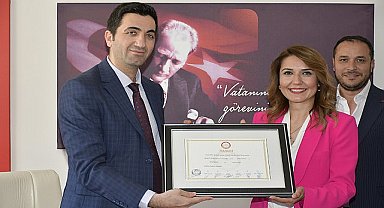 Malkara Belediye Başkanlığına Seçilen Nergiz Karaağaçlı Öztürk Mazbatasını Aldı