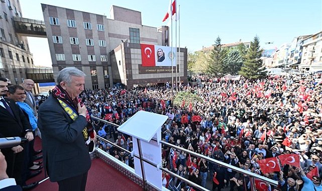 Mansur Yavaş, Etimesgut'ta devir teslim törenine katıldı