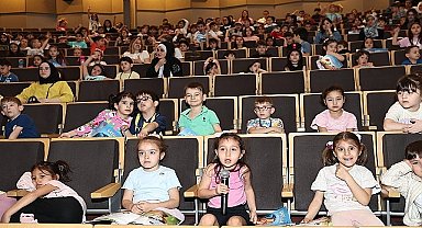 Minikler eleştirel bakış açısı kazanıyor 