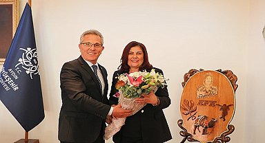 Nazilli Belediye Başkanı Ertuğrul Tetik ve Cumhuriyet Halk Partisi Nazilli Belediyesi Meclis Üyeleri, Aydın Büyükşehir Belediye Başkanı Özlem Çerçioğlu'na nezaket ziyaretinde bulundu