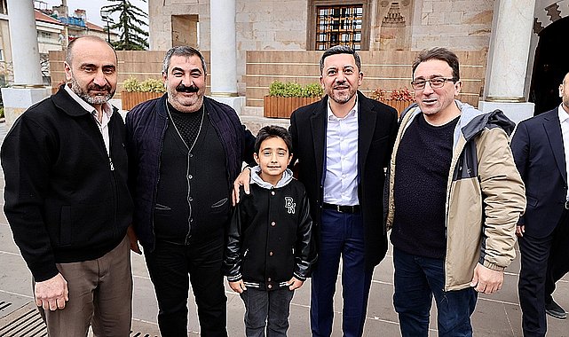 Nevşehir Belediye Başkanı Rasim Arı, bayram namazını Kurşunlu Camii'nde kılarak, namaz sonrası vatandaşlarla bayramlaştı