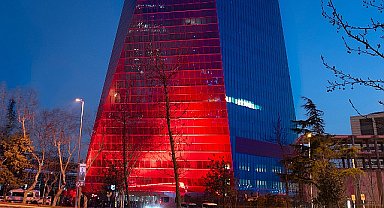 QNB Finansbank'tan Otizm Farkındalığı'na Kırmızı Işık Yaktı