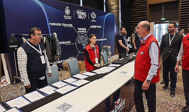 Selçuklu Belediye Başkanı Ahmet Pekyatırmacı, bu yıl ilk kez düzenlenen Selçuklu TEKNO-SEL yarışmasını ziyaret etti