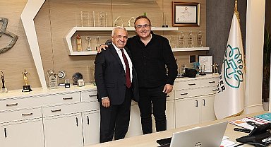 Sunay Akın Eczacılık Kültürü Müzesi'ni Başkan Özdemir'e anlattı 