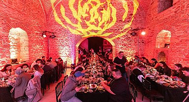 TikTok Türkiye'den 600 yıllık tarihi binada iftar yemeği