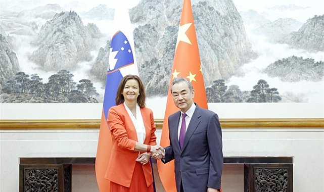 Wang Yi, Slovenya Dışişleri Bakanı Fajon'la görüştü