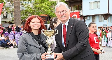 19 Mayıs Atatürk'ü Anma Gençlik ve Spor Bayramı, Mudanya'da coşkuyla kutlandı. Mudanya meydanlarını, bayram sevinci sardı