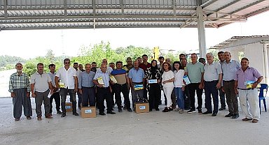 Antalya Büyükşehir Belediyesi Manavgat çiftçisinin yanında