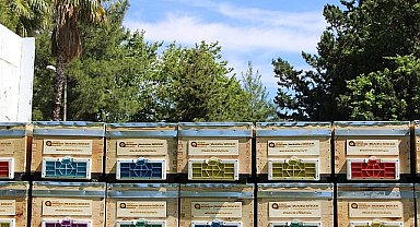 Antalya Büyükşehir Belediyesi'nin arı üreticilerine kovan desteği sürüyor