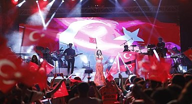 Aydın Büyükşehir Belediyesi bu yıl da 19 Mayıs Atatürk'ü Anma, Gençlik ve Spor Bayramı'nı coşku içerisinde kutladı