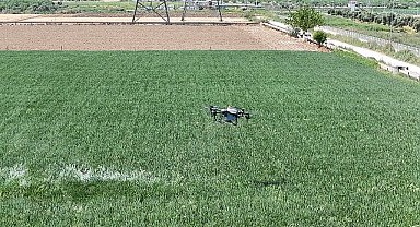 Aydın'da tarım alanında birçok önemli proje yürüten Aydın Büyükşehir Belediyesi, çiftçileri teknolojik yeniliklerle de buluşturmaya devam ediyor