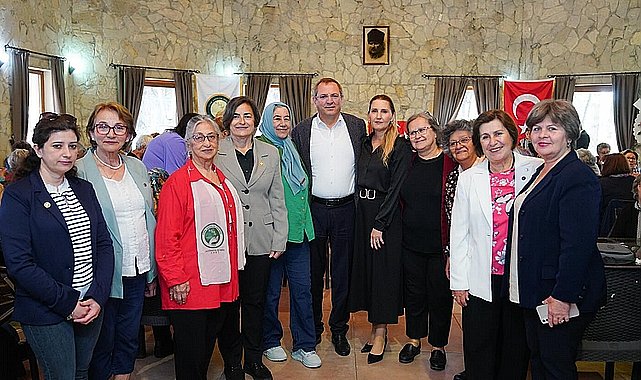 Ayvalık Belediyesi, hafta boyunca kentin farklı noktalarında Anneler Günü'nü çeşitli etkinliklerle coşkuyla kutladı