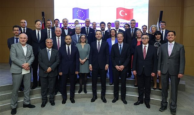 Bakan Bayraktar: Önümüzdeki 12 yıl için çok iddialı hedeflerimiz var