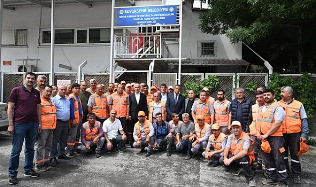 Başkan Er, Emek ve Dayanışma Günü'nde belediye çalışanlarıyla bir araya geldi