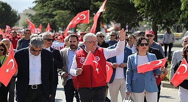 Başkan Mehmet Ertaş 1 Mayıs'ta işçilerle beraber yürüdü