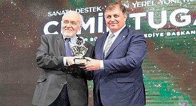 Başkan Tugay'a “Sanata Destek