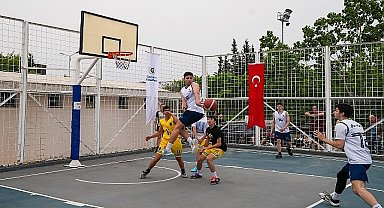 Basketbolcular Gaziemir'de kıyasıya yarıştı