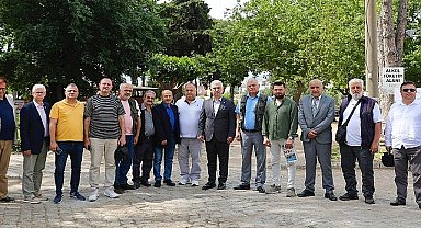 Bergama Belediye Başkanı Prof. Dr. Tanju ÇELİK, bölge gazetecileriyle gerçekleştirdiği aylık toplantıda Bergama Belediyesi'nin borcunu açıkladı