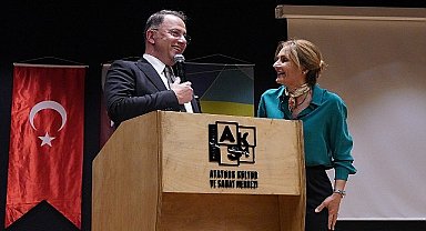 Beylikdüzü Belediyesi'nin eğitimde fırsat eşitliği ilkesiyle hizmete açtığı Okuma Yazma Kursu'nun bu yıl ki döneminde 25 öğrenci mezun oldu