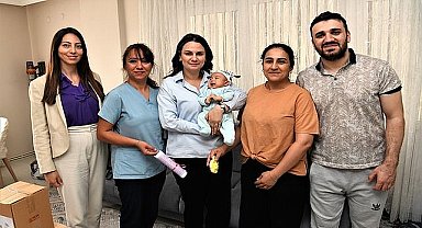 Bornova Belediyesi'nden yeni doğanlara özel hediye paketi