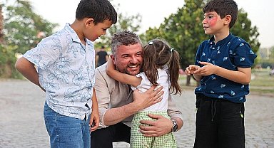 Buca'da rengarenk bayram kutlaması