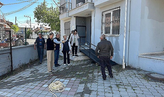 Burhaniye Belediyesi, Börezli Mahallesi'nde belirlenen ihtiyaçlar doğrultusunda çalışmalarını sürdürüyor