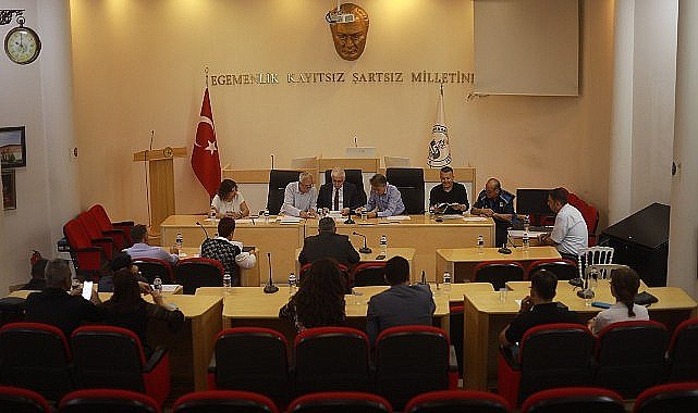 Burhaniye Belediyesi, maaş promosyon ihalelerini Burhaniye Belediyesi Meclis Toplantı Salonu'nda düzenlenen ihale ile tamamladı