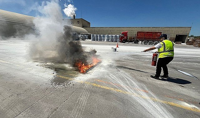 Büyükşehir İtfaiyesinden Eczacıbaşı'na eğitim