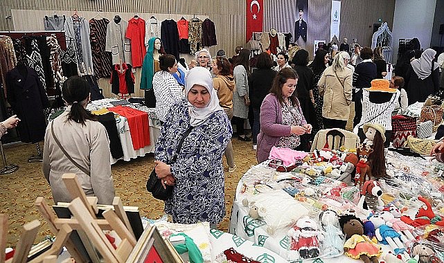 Çankaya Belediyesi Çankaya Evleri, yıl boyunca eğitim alan kursiyerlerinin ürettiği çalışmaları Başkentlilerle buluşturdu