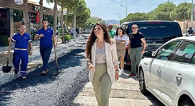 Çeşme Belediyesi Fen İşleri Müdürlüğü, ilçenin dört bir yanında yol bakım, onarım ve yenileme çalışmalarına hız kesmeden devam ediyor