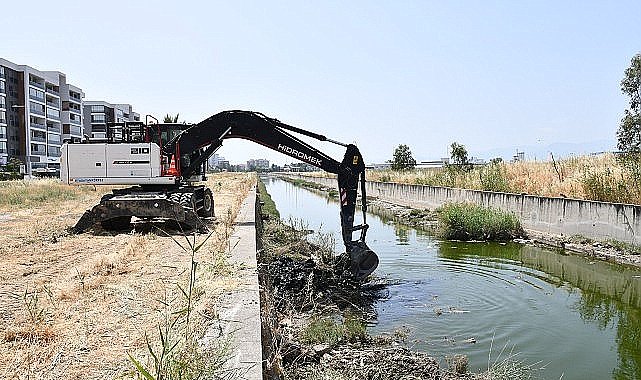 Çiğli'de Detaylı Çevre Temizliği Sürüyor