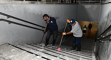 Çiğli'de Temizlik Seferberliği Sürüyor