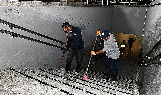 Çiğli'de Temizlik Seferberliği Sürüyor