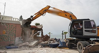 Edremit'te kaçak yapılara geçit yok