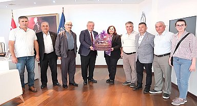 Efeler Ziraat Odası Başkanı Mehmet Kendirlioğlu Aydın Büyükşehir Belediye Başkanı Özlem Çerçioğlu'na nezaket ziyaretinde bulundu