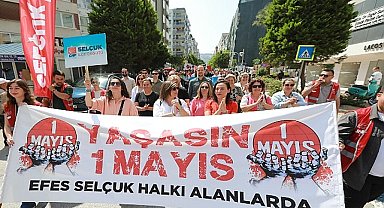 Efes Selçuk Belediye Başkanı Filiz Ceritoğlu Sengel İzmir'de düzenlenen 1 Mayıs Emek ve Dayanışma Günü kutlamalarına katıldı