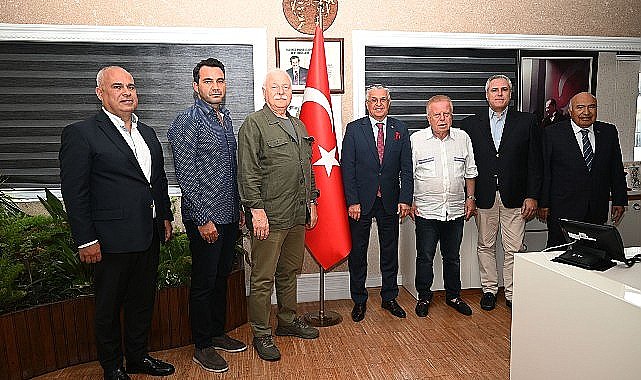 Eski Merkez Valisi Hasan Özdemir'den Başkan Topaloğlu'na ziyaret