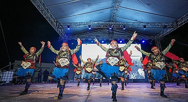 Gaziemir'de halk dansları şöleni