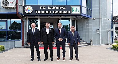 Geyve Belediye Başkanı Selçuk Yıldız Sakarya Ticaret Borsası Başkanı Mustafa Genç'i ziyaret ederek görüşmeler gerçekleştirdi