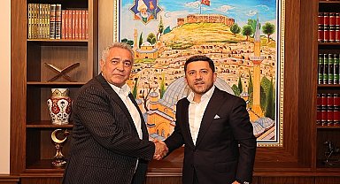 Göreme Belediye Başkanı Ömer Eren ve Niğde Aktaş Belediye Başkanı Kamber Aktaş, Nevşehir Belediye Başkanı Rasim Arı'ya 'hayırlı olsun' ziyaretinde bulundu